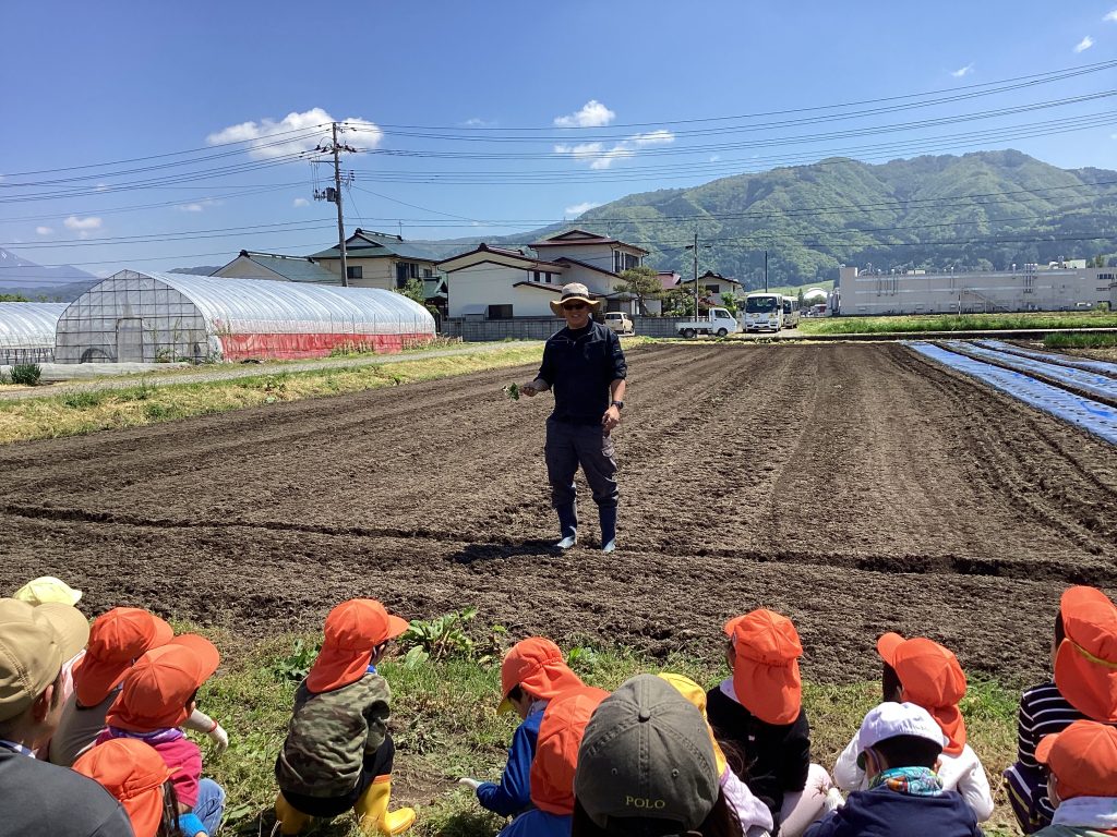 白井さんに苗の植え方を教えてもらいました!